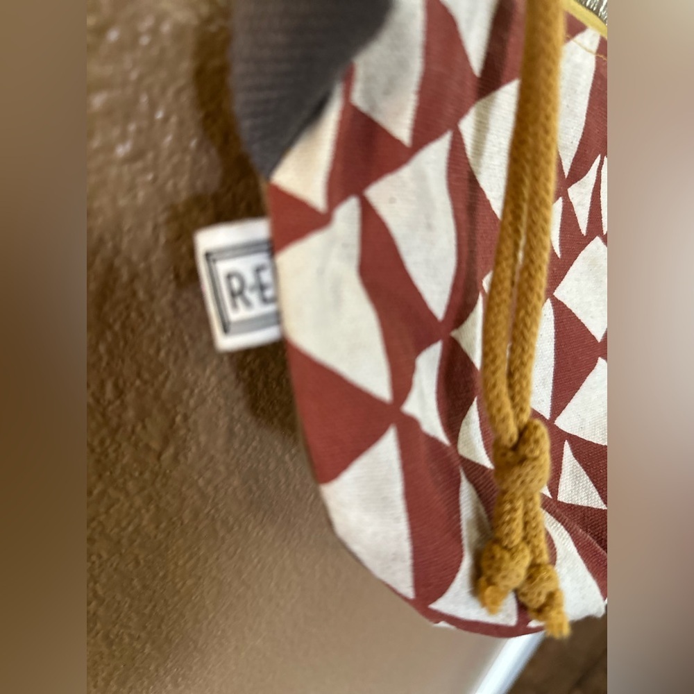 Rachel Elise Geometric Patterned Crossbody Bag Date Purse - Bow Tie Terra Cotta - Picture 15 of 15